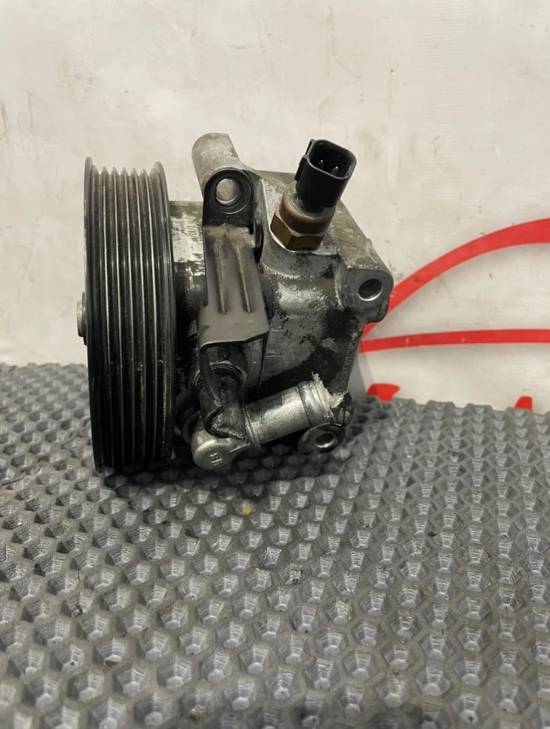 Насос гидроусилителя руля Ford Focus 2  1.6 16V HXDA