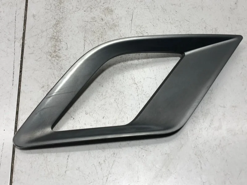 Рамка противотуманной фары правая SsangYong Actyon