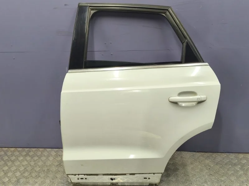 Дверь задняя левая Audi Q3 2014 8U0833051 8UB CCZ