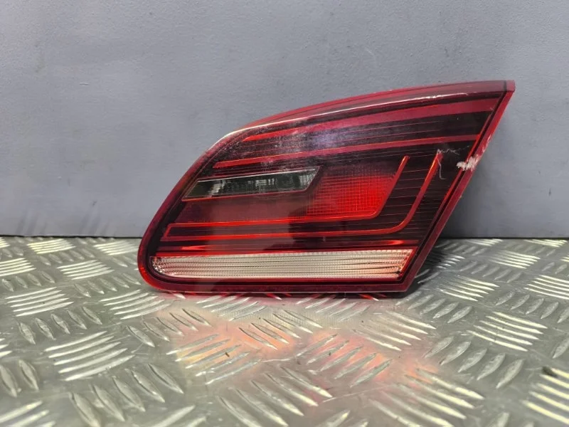Фонарь в крышку багажника правый volkswagen Passat CC 2013 3C8945308T 358 CDA