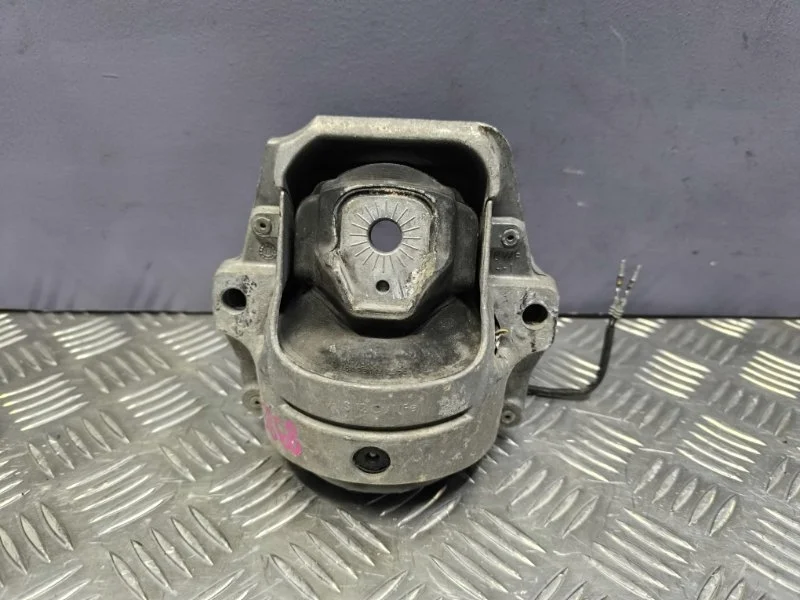 Подушка двигателя Audi Q5 2014 8R0199381 8R CNC