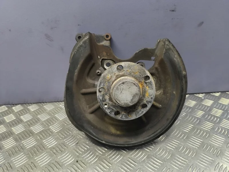 Кулак задний левый Audi A3 2007 1K0505435AB 8P BZB
