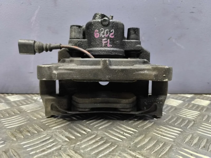 Суппорт передний левый volkswagen Passat CC 2013 1K0615123E 358 CDA