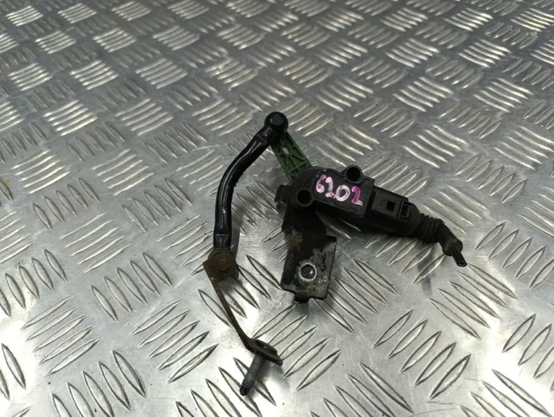 Датчик высоты дорожного просвета volkswagen Passat CC 2013 3C0412521B 358 CDA