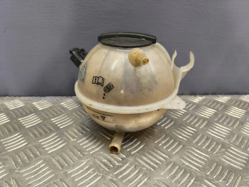 Бачок расширительный Audi Q3 2014 1K0121407A 8UB CCZ