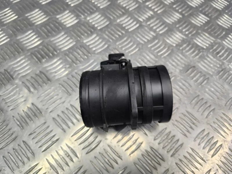 Расходомер Audi Q3 2014 06J906461D 8UB CCZ