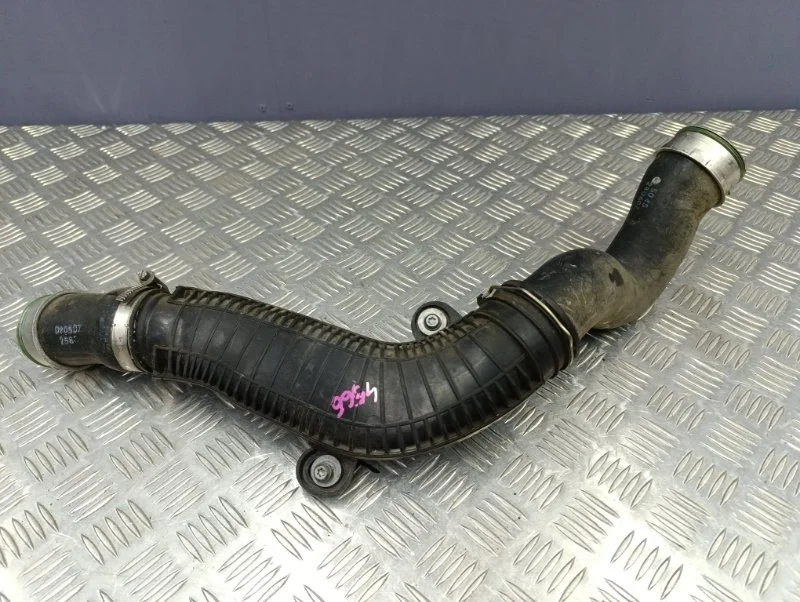 Патрубок интеркулера Audi A3 2007 1K0145840R 8P BZB