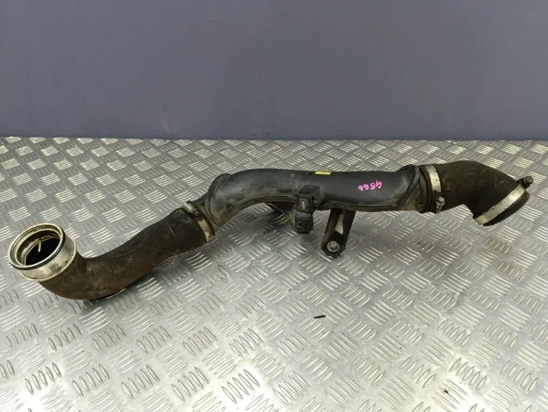 Патрубок впускной системы Audi A3 2007 1K0145770AH 8P BZB