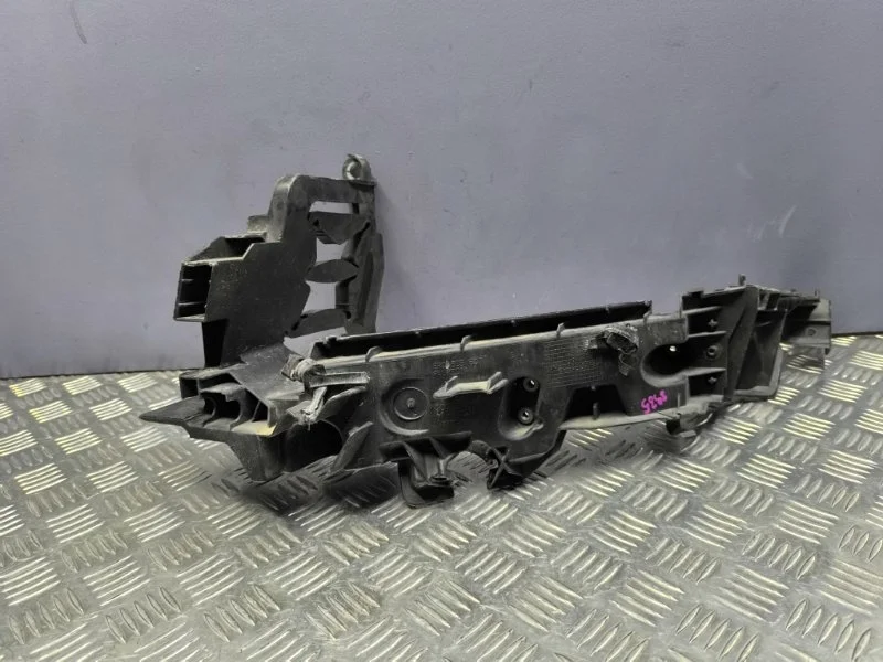 Кронштейн фары левой Audi Q5 2014 8R0805607B 8R CNC