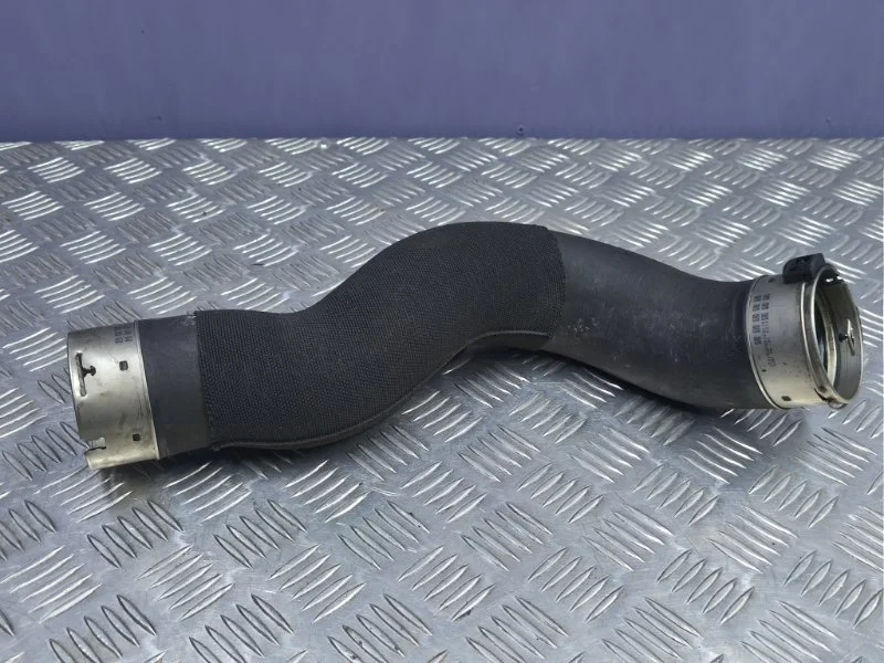 Патрубок интеркулера BMW 3 2012 11617810617 F30 N20B20B