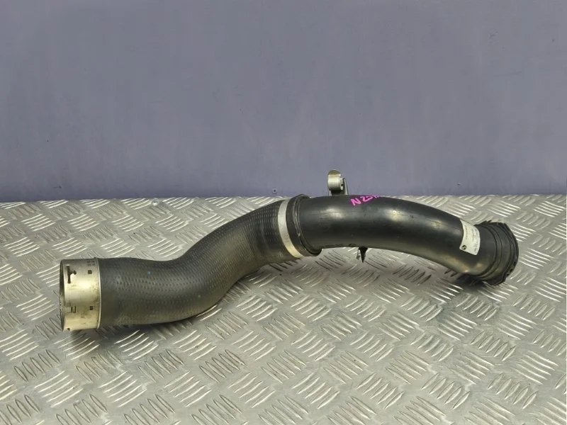 Патрубок интеркулера BMW X1 2012 13717597587 E84 N20B20A