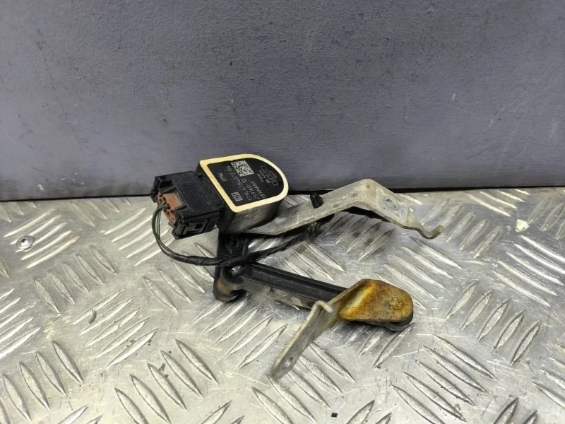 Датчик высоты дорожного просвета BMW 3 2012 37146870000 F30 N20B20B