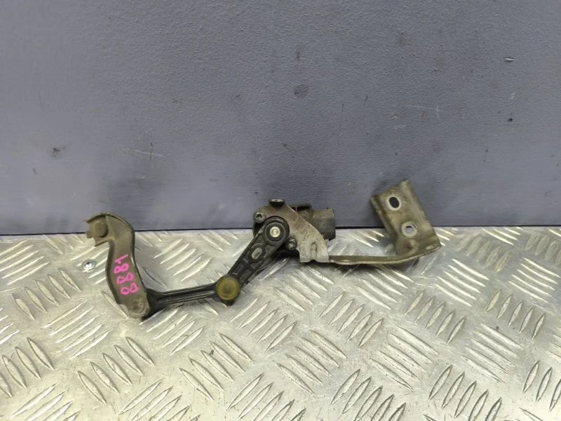 Датчик высоты дорожного просвета Mercedes-Benz C-class 2012 A0045429918 W204 271.820