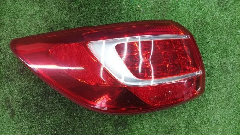 Фонарь наружный Kia Sportage 2010 SL