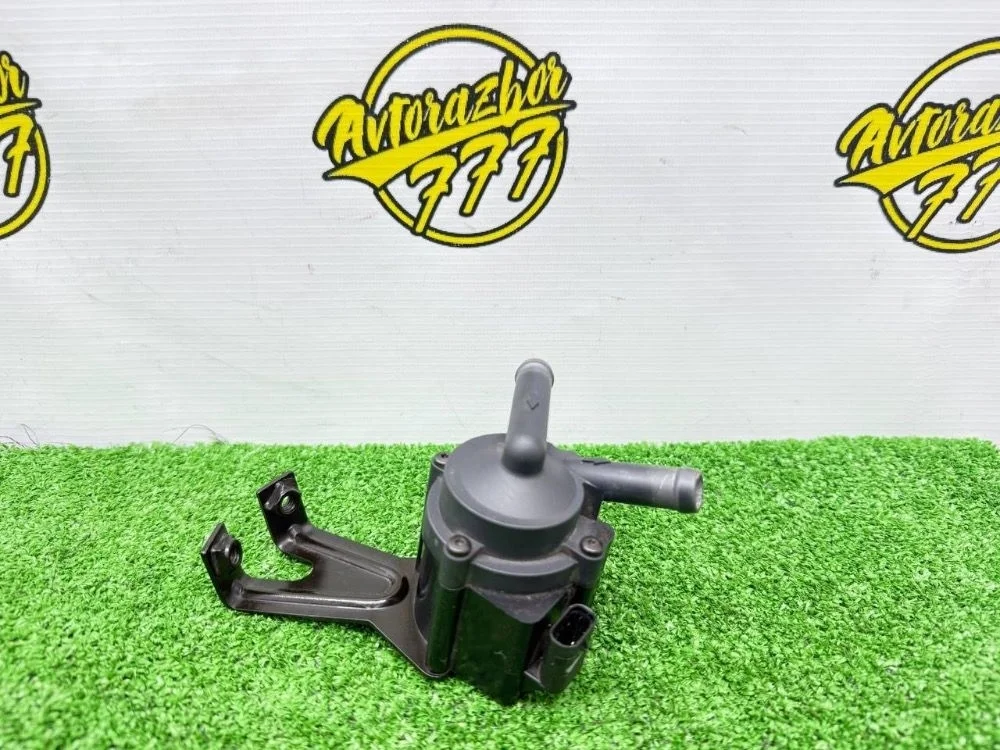 насос системы охлаждения BMW M6 F13/F12 рестайлинг (2015—2018)