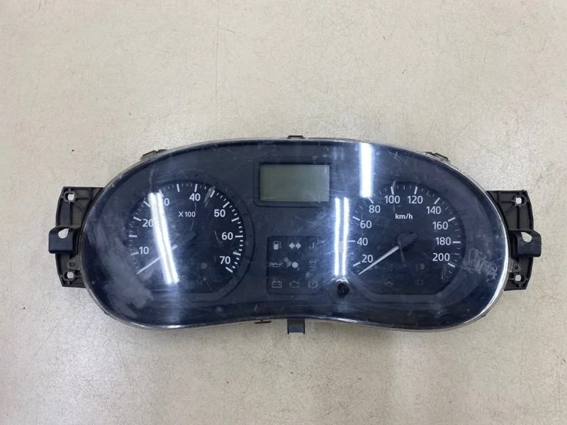 Панель приборов Renault Logan 1