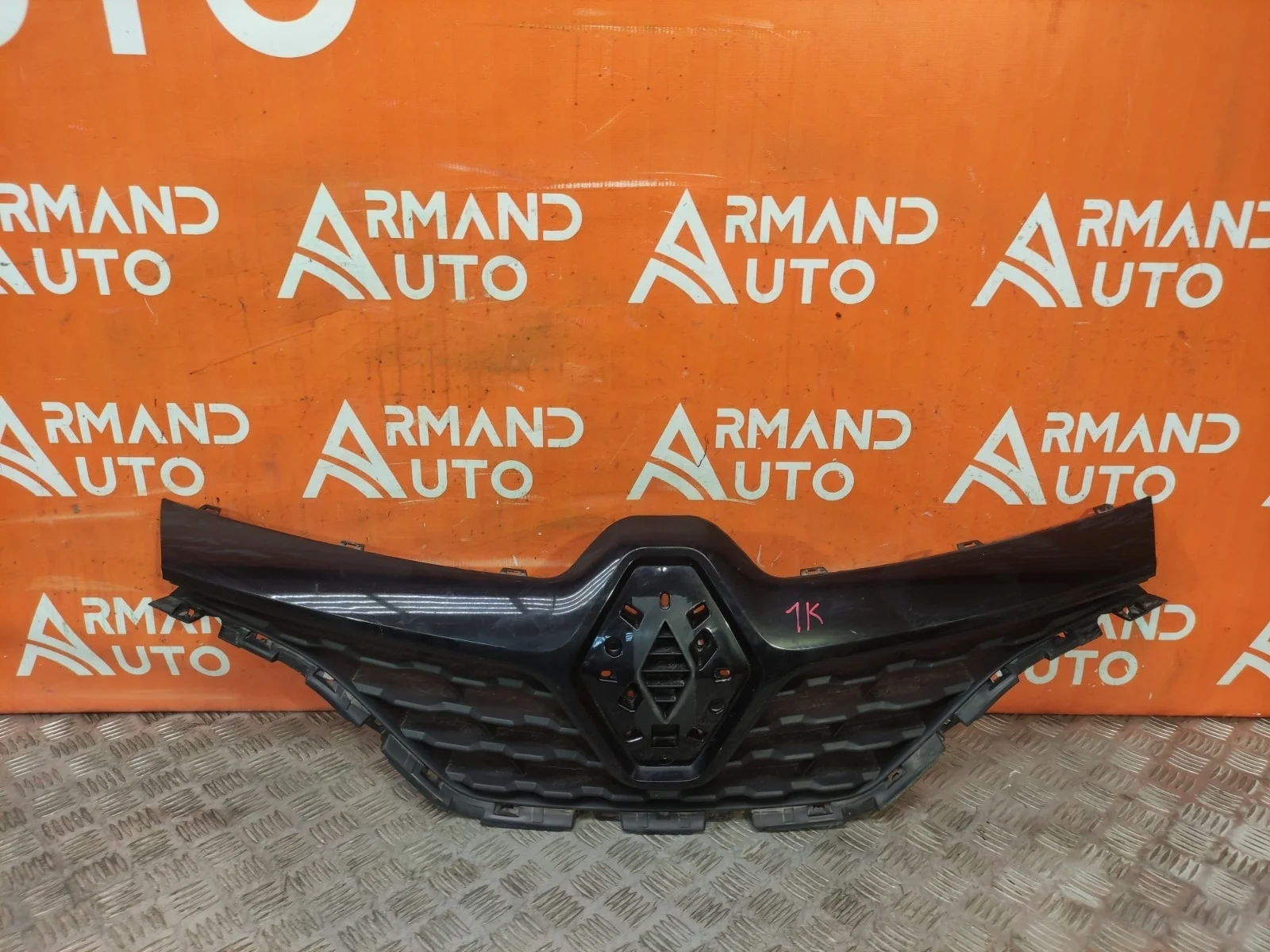 Решетка радиатора RENAULT Kaptur 2016-2020