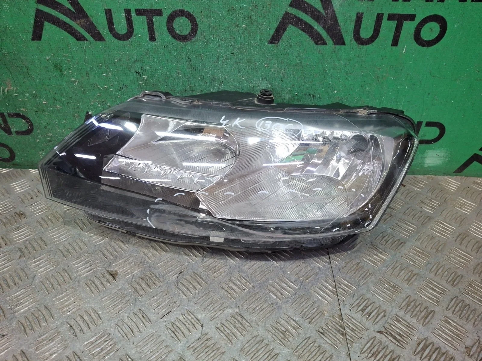 Фара Skoda Rapid 2017-2020