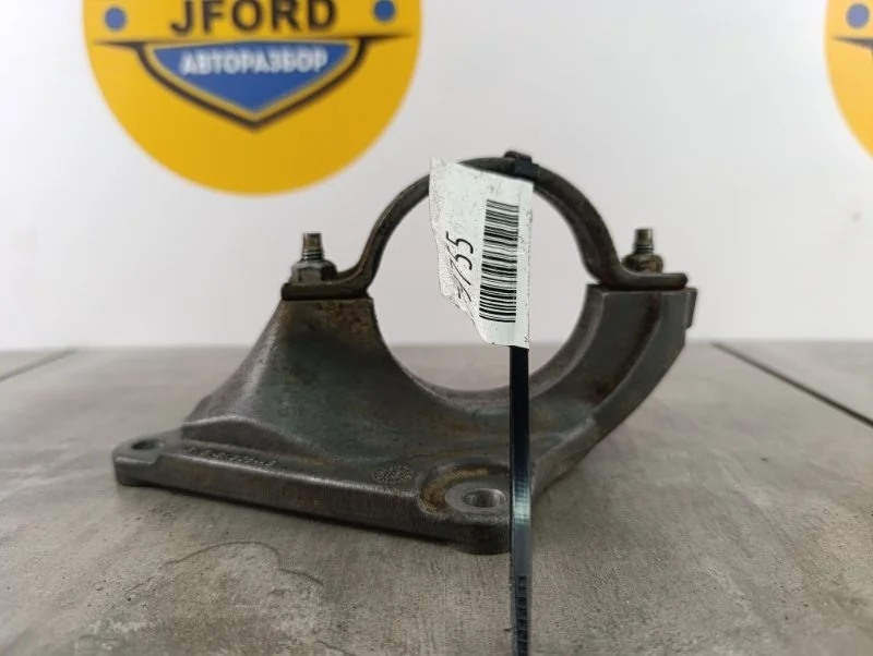 Кронштейн подвесного подшипника Ford Focus 3 2014 CB8