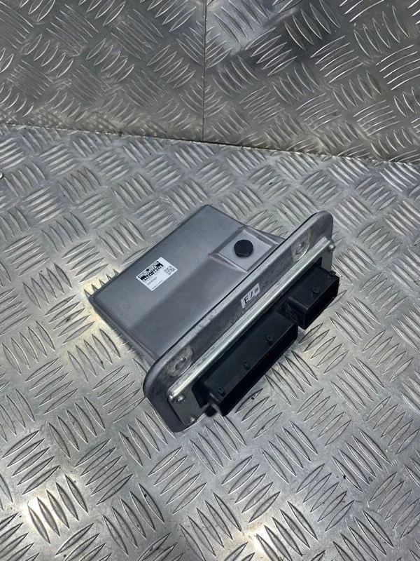 Блок управления двигателем LEXUS LX570 2018 8966160Y70 URJ202 3UR-FE 5.7