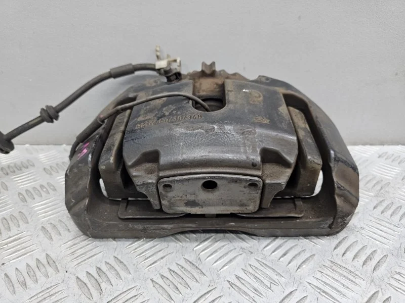 Суппорт BMW 6 F06