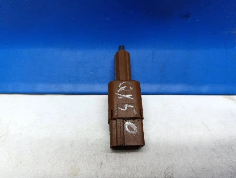 Датчик включения стоп-сигнала Infiniti QX50 2017 25320JN00A J50 VQ25HR