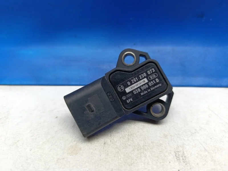 Датчик абсолютного давления Audi Q3 2013 038906051D 8UB 2.0 CDN