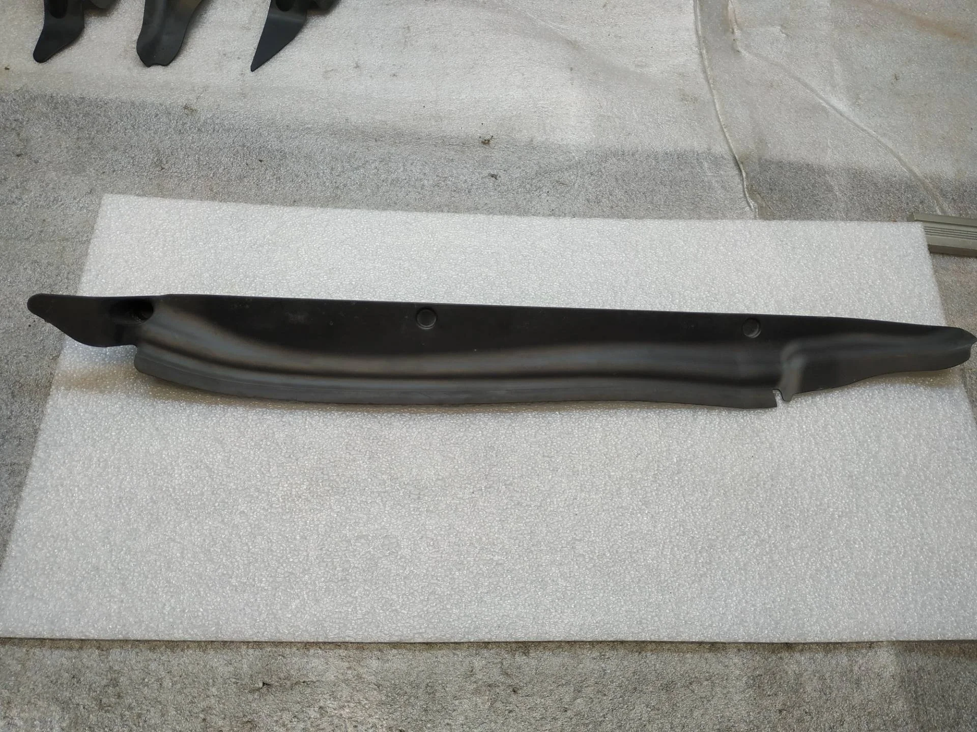 пыльник крыла переднего левого Volkswagen Touareg 2 7P6 2013