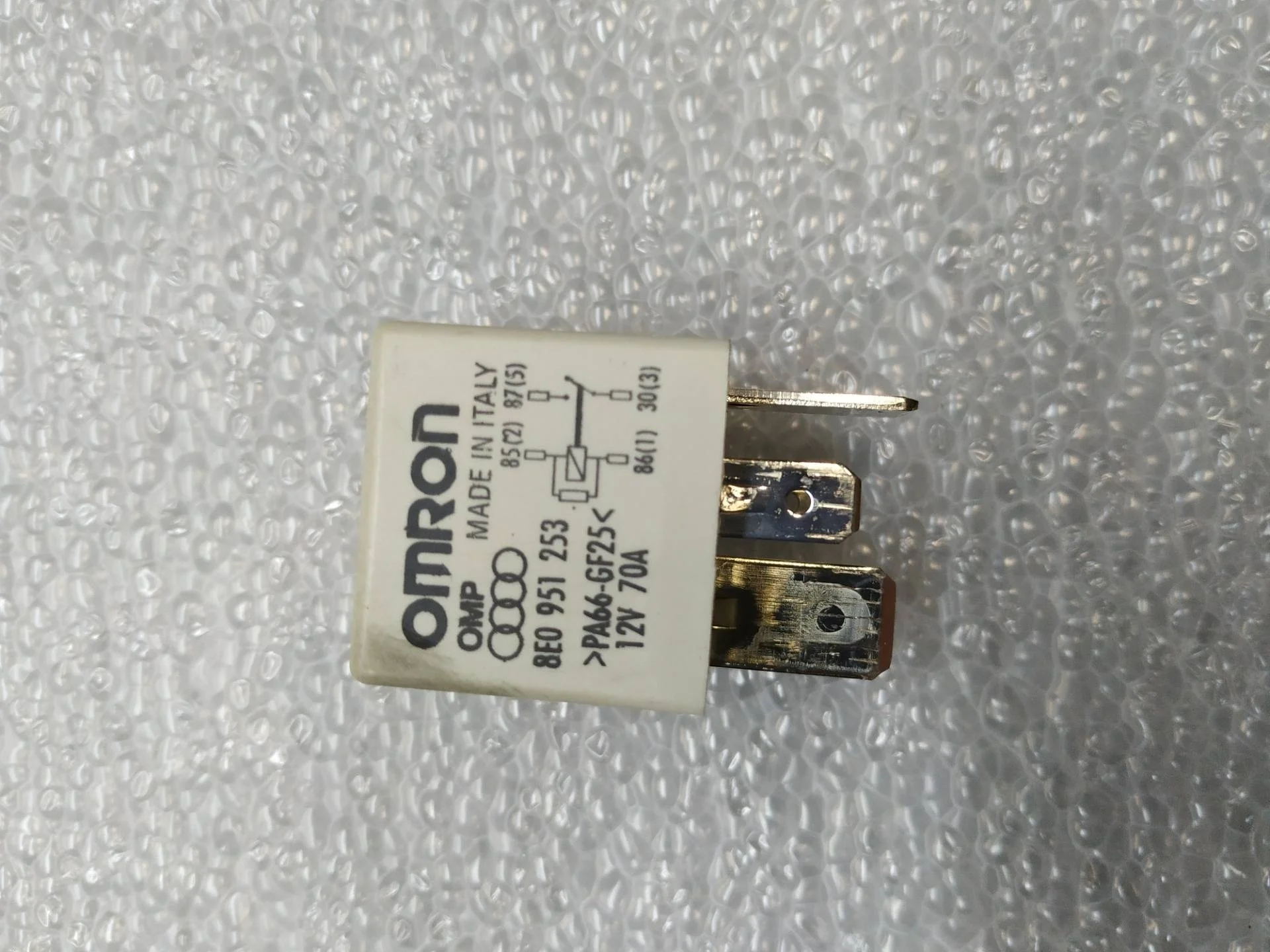 реле электровентилятора Volkswagen Touareg 2 7P6 2011