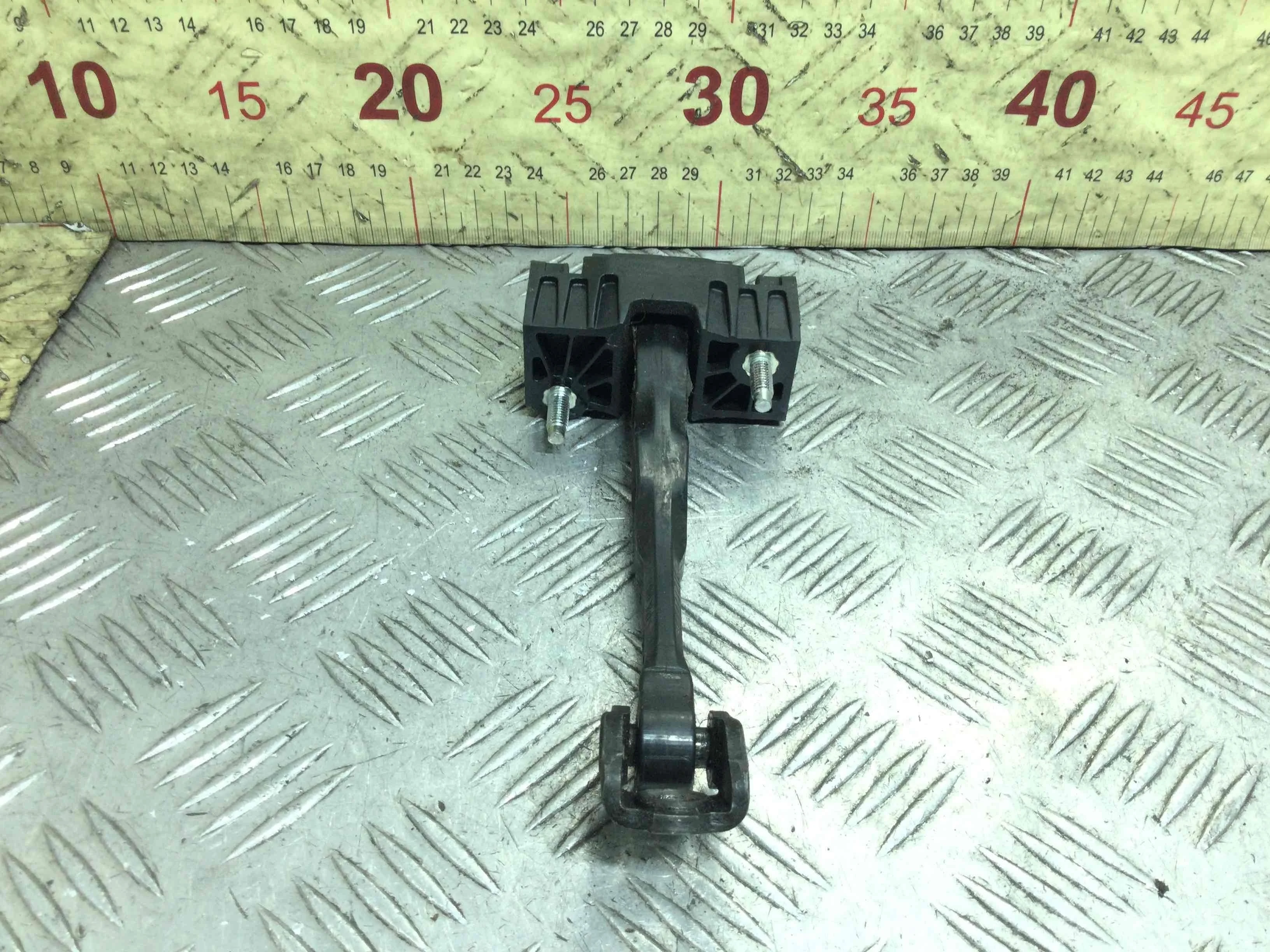 Ограничитель открывания двери передней Volvo V70 3 поколение (рестайлинг) (2013-2026) дизель 2.0 TD Автомат Универсал