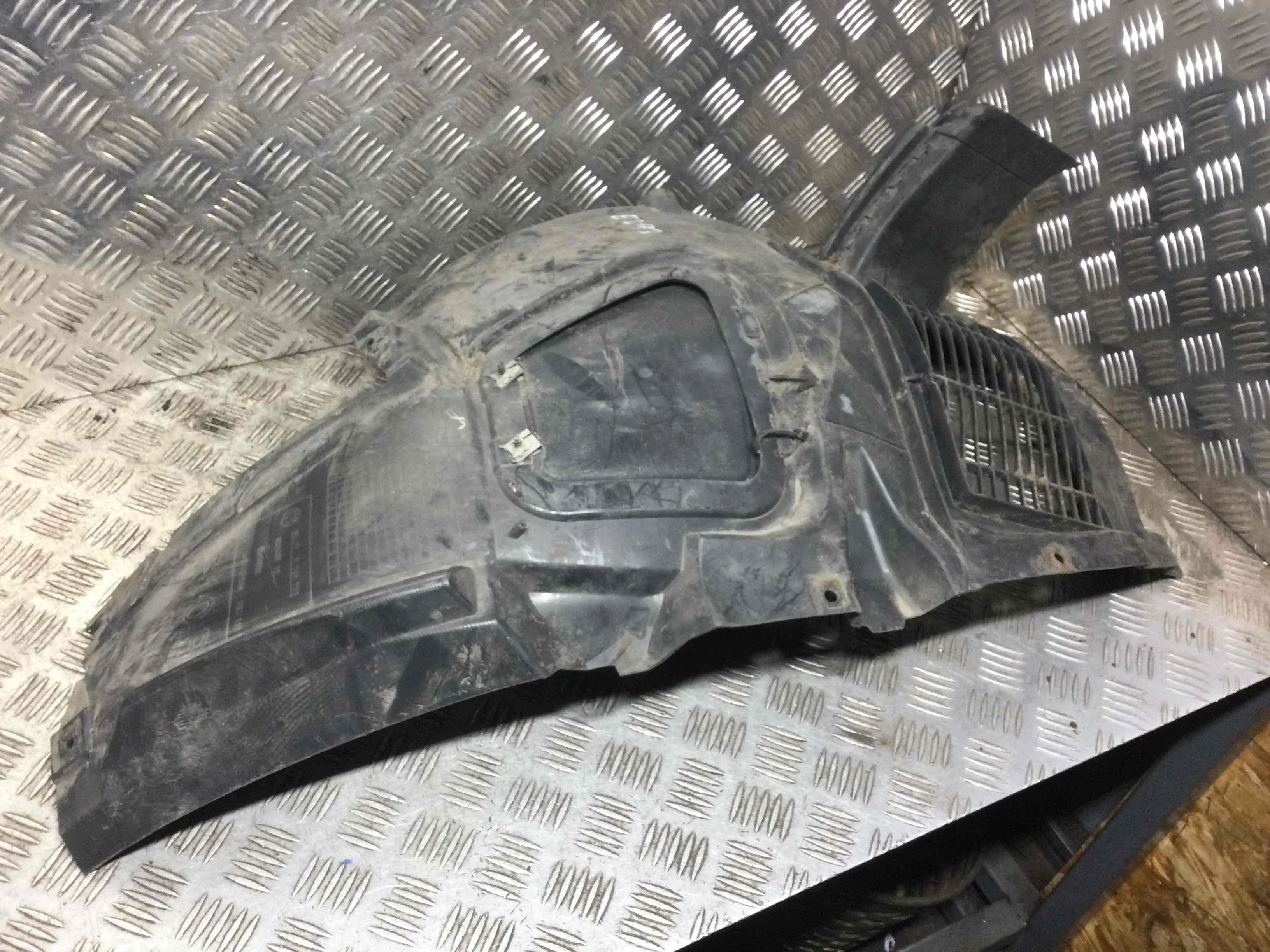 Защита арок передняя правая (подкрылок) BMW 5-Series F10/F11/GT F07 (2009-2013) дизель 2.0 TD Механика Седан