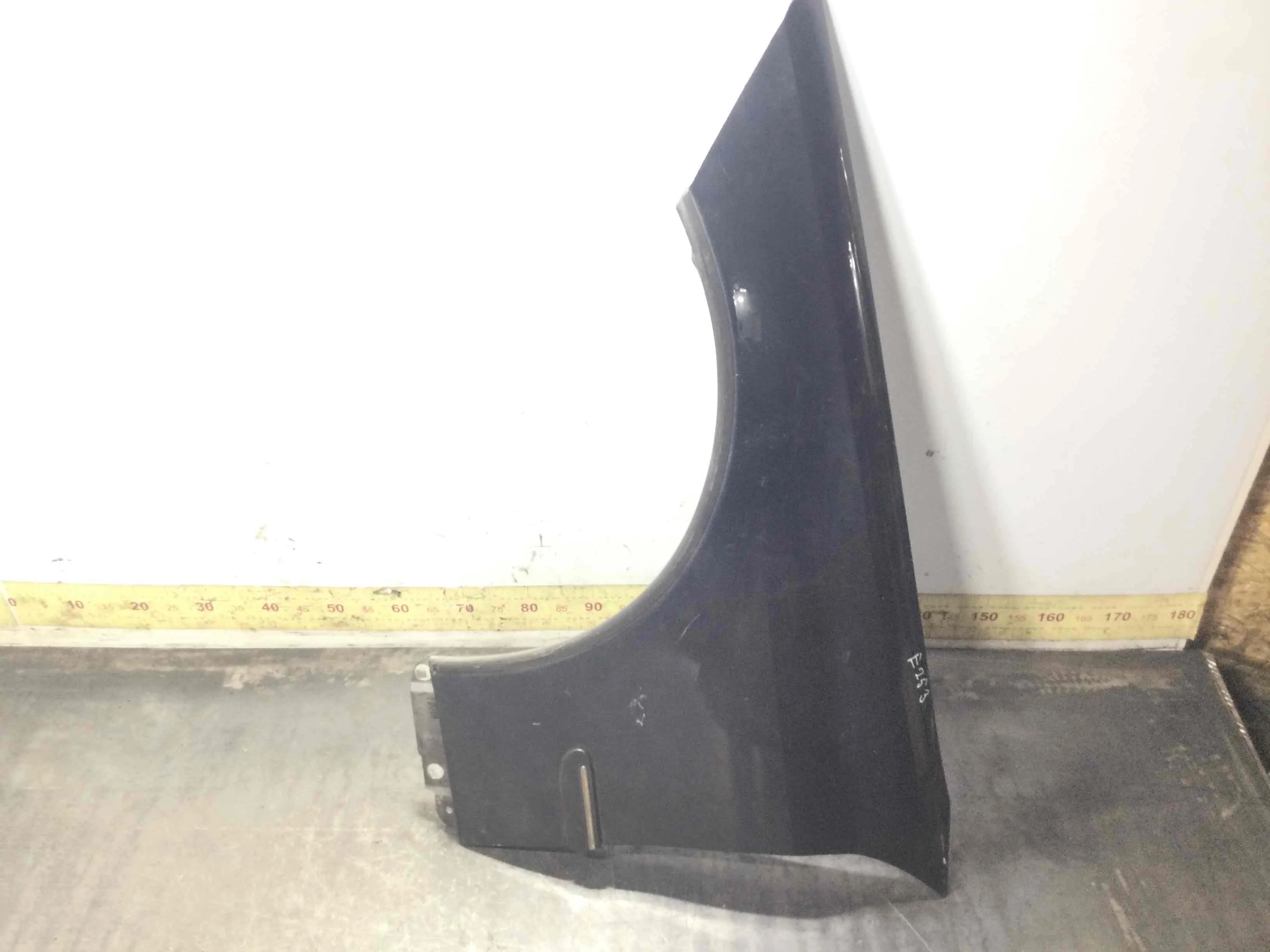 Крыло переднее левое Mercedes CLC CL203 [рестайлинг] (2008-2011) бензин 3.5 i Автомат Купе