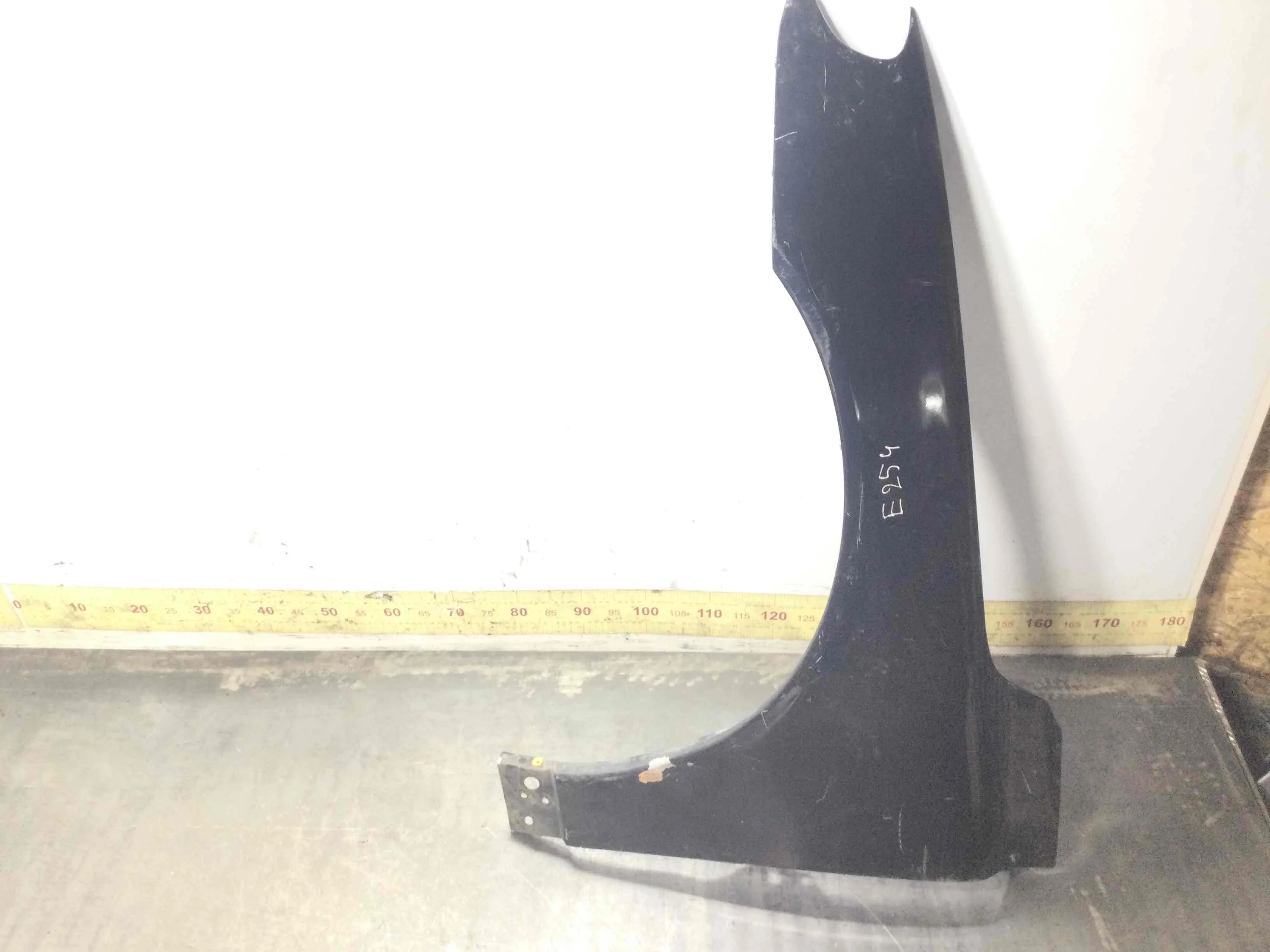 Крыло переднее левое Volvo V70 3 поколение (рестайлинг) (2013-2026) дизель 2.0 TD Автомат