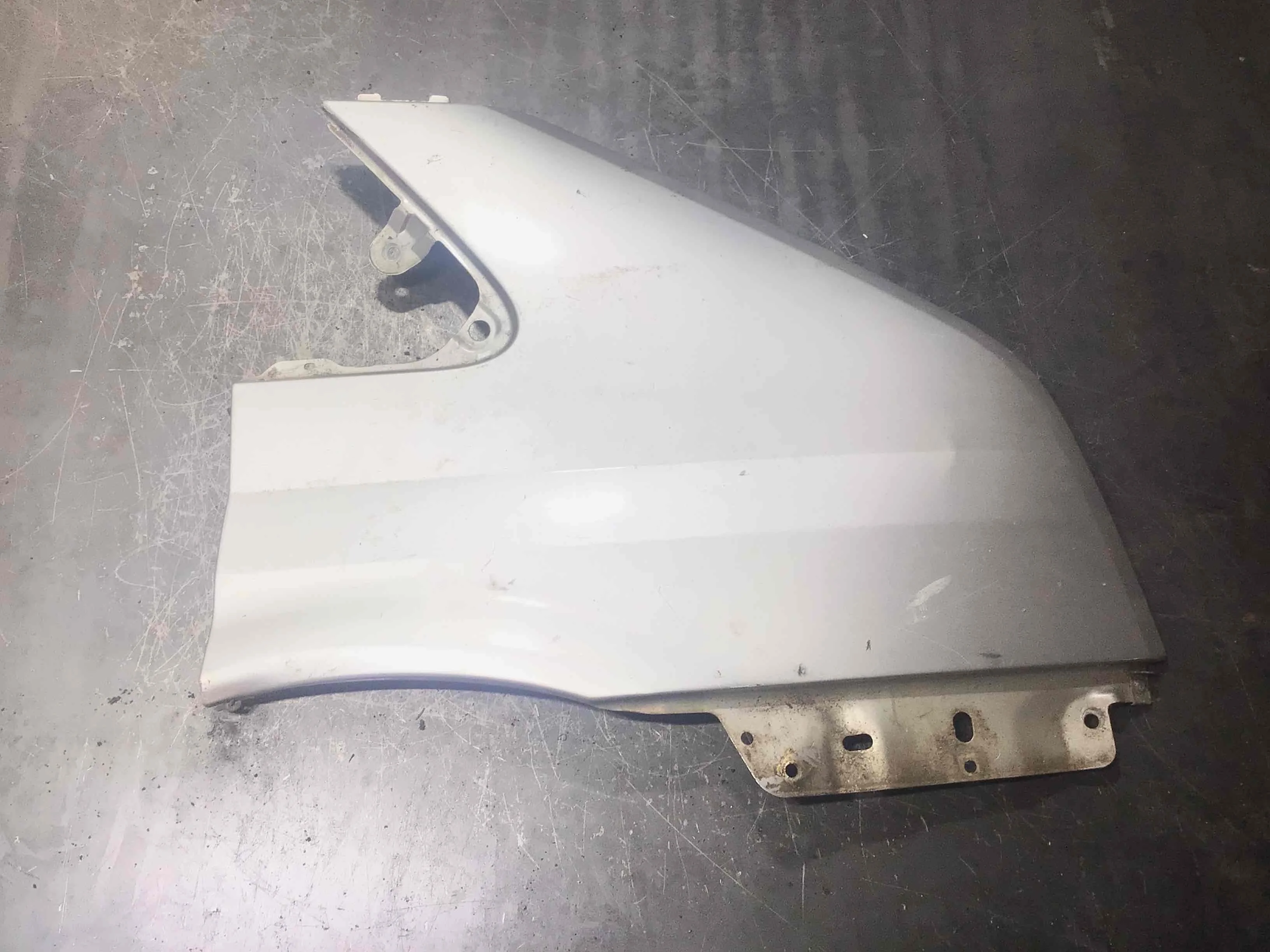 Крыло переднее правое Ford Transit 3 поколение [рестайлинг] (2006-2013) дизель 2.2 TDCi Механика Микроавтобус