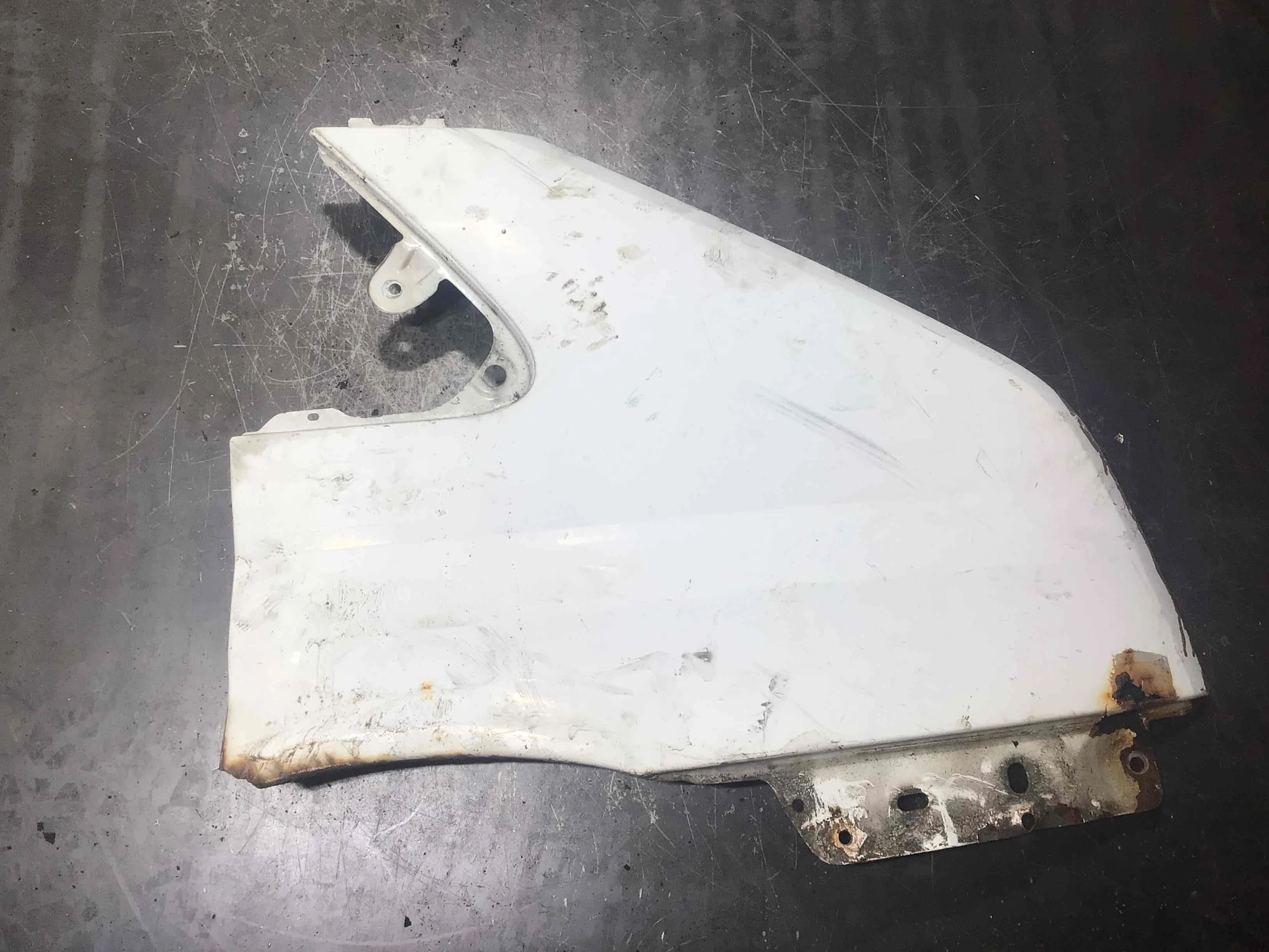 Крыло переднее правое Ford Transit 3 поколение [рестайлинг] (2006-2013) дизель 2.2 TDCi Механика Микроавтобус