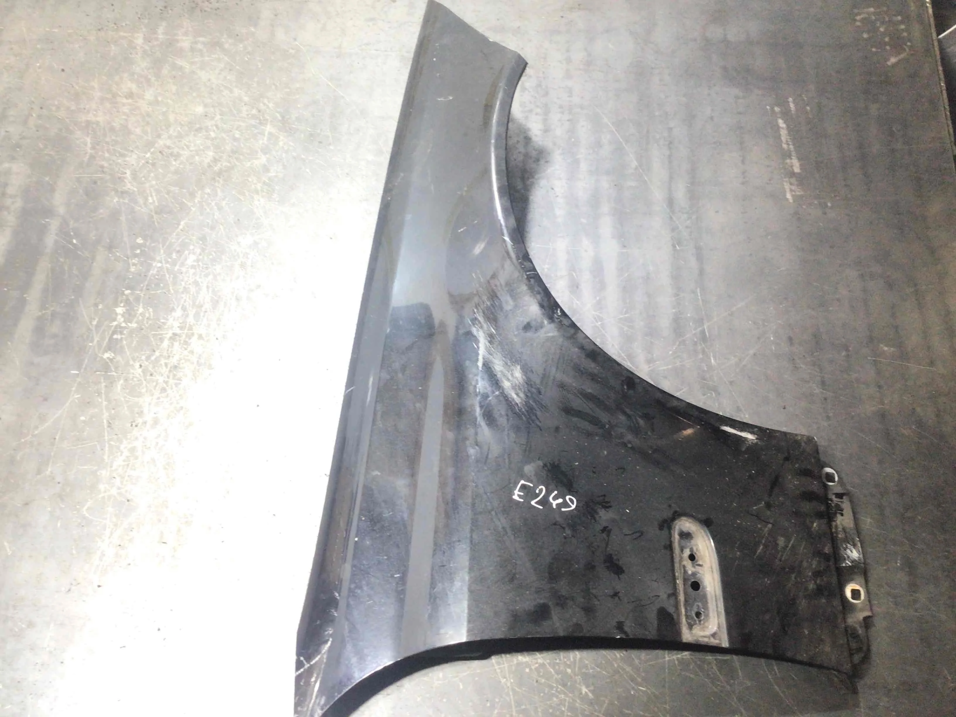 Крыло переднее правое Mercedes CLC CL203 [рестайлинг] (2008-2011) бензин 1.8 i Автомат Купе