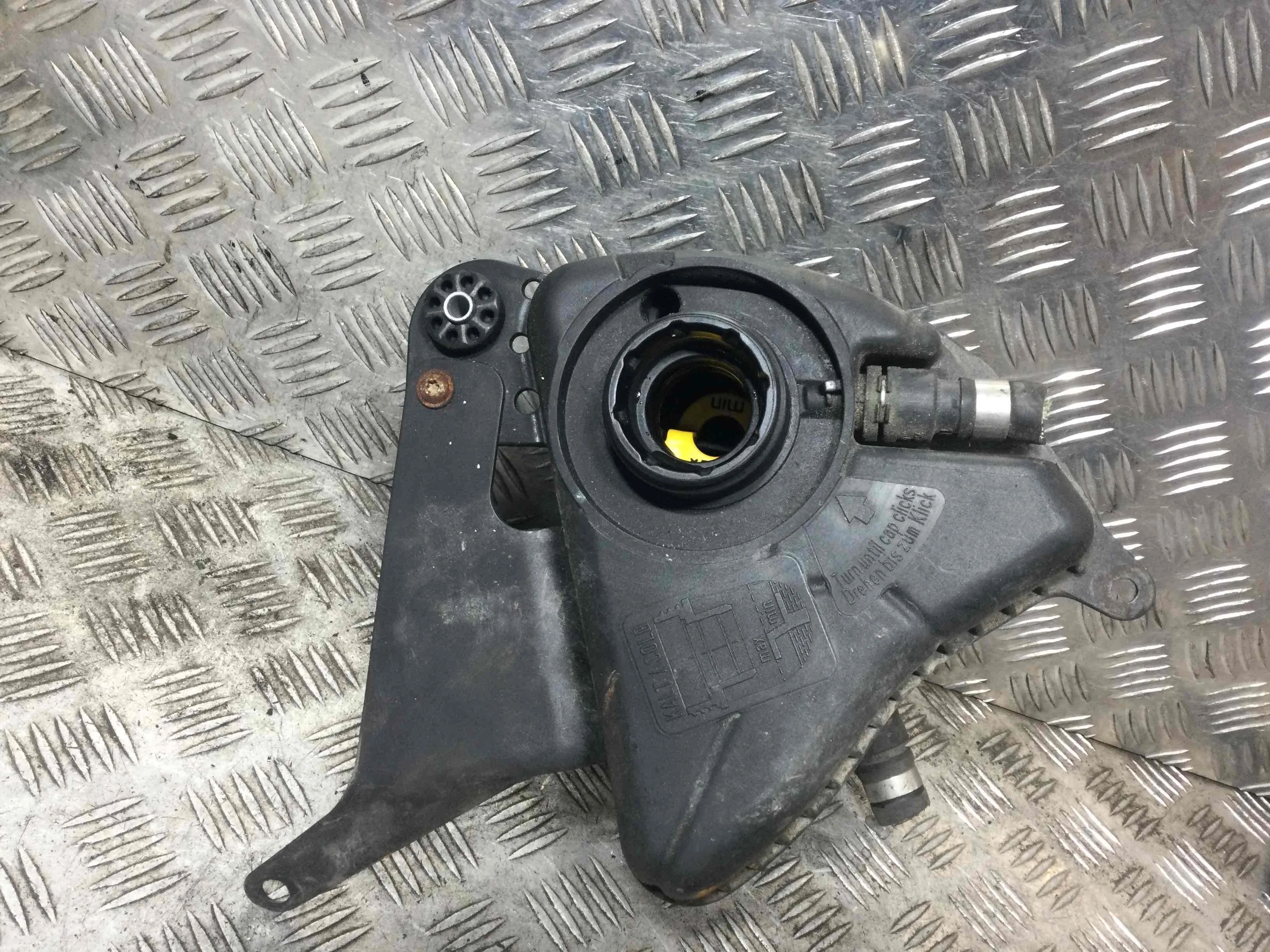 Бачок расширительный BMW 5-Series F10/F11/GT F07 (2009-2013) дизель 2.0 TD Механика Универсал