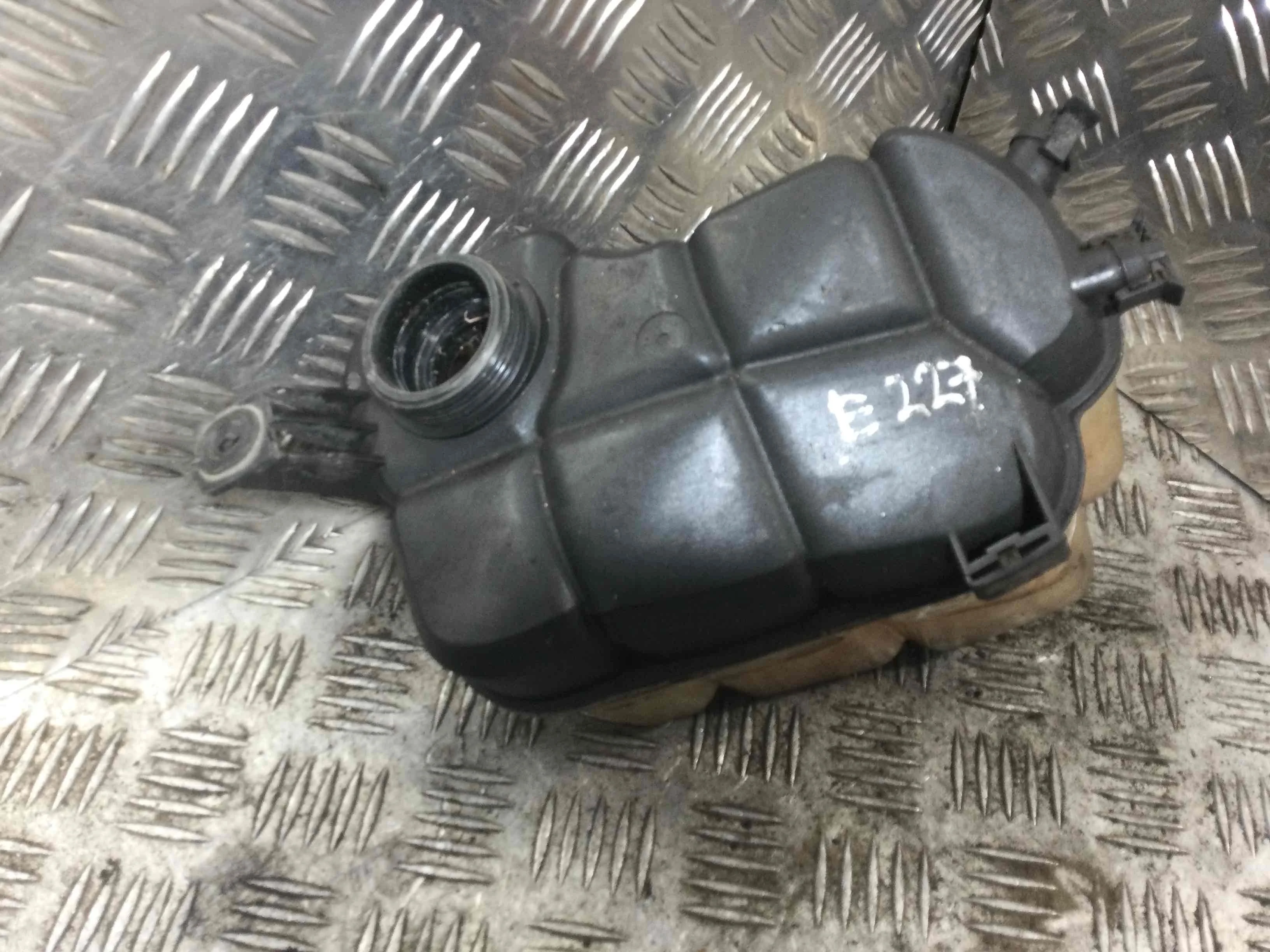 Бачок расширительный Land Rover Freelander 2 поколение (2006-2010) дизель 2.2 TD Механика Внедорожник