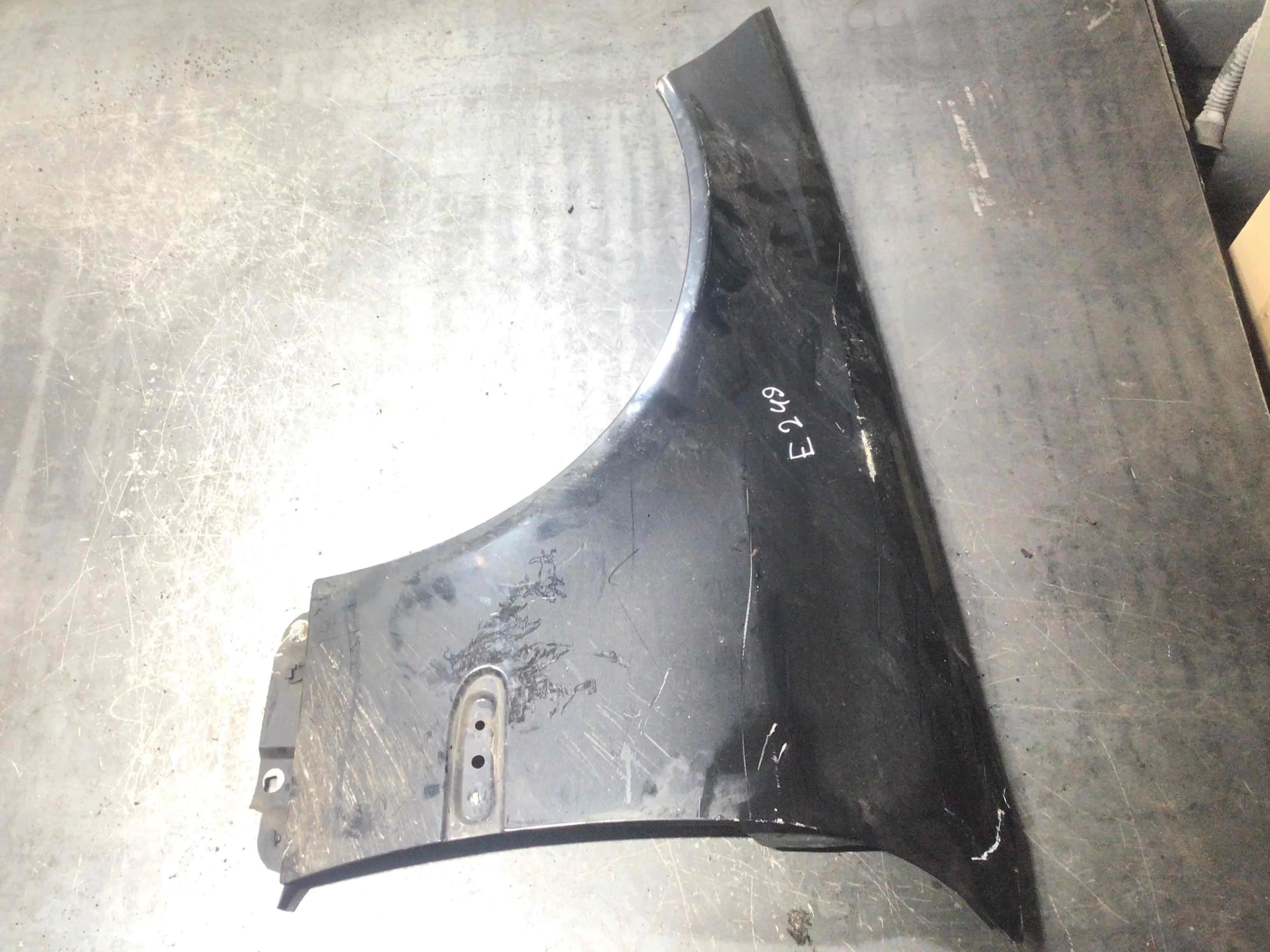 Крыло переднее левое Mercedes CLC CL203 [рестайлинг] (2008-2011) бензин 1.8 i Автомат Купе