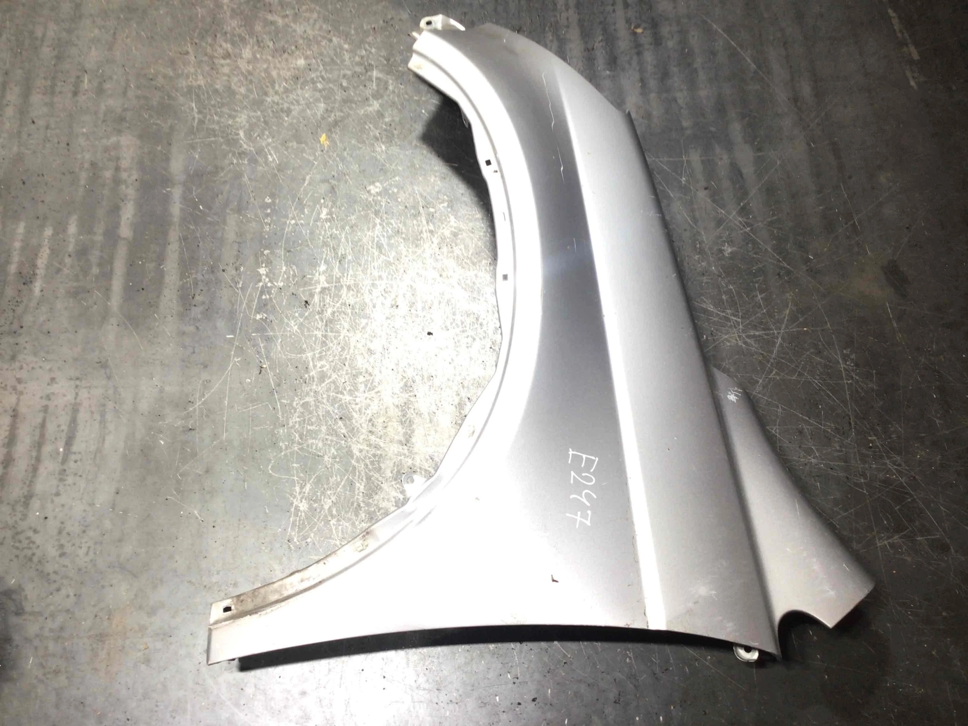 Крыло переднее левое Honda CR-V 3 поколение [рестайлинг] (2009-2012) бензин 2.0 i Автомат Кроссовер