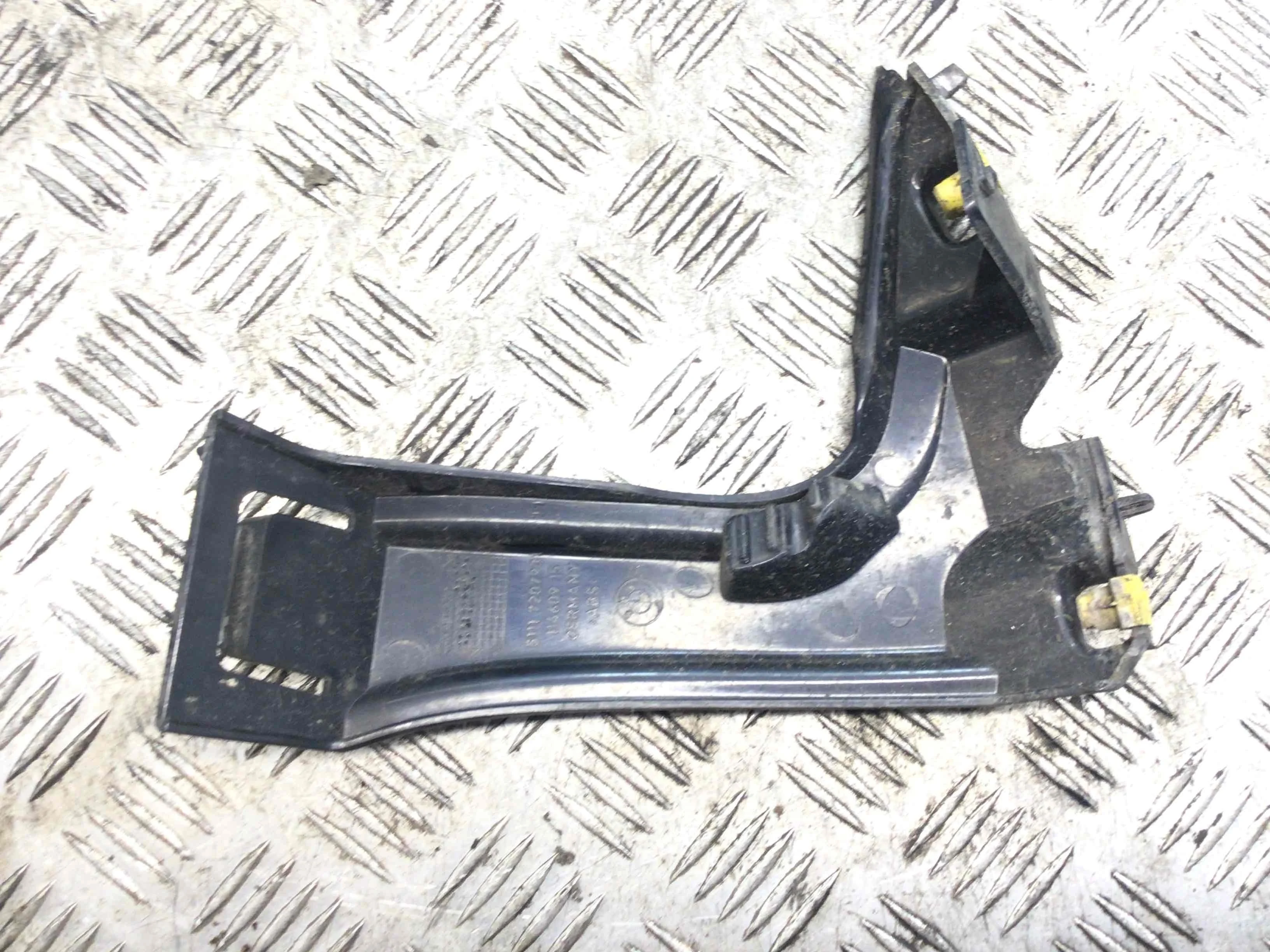 Кронштейн крепления крыла переднего левого BMW 5-Series F10/F11/GT F07 (2009-2013) бензин 2.0 i Автомат Универсал