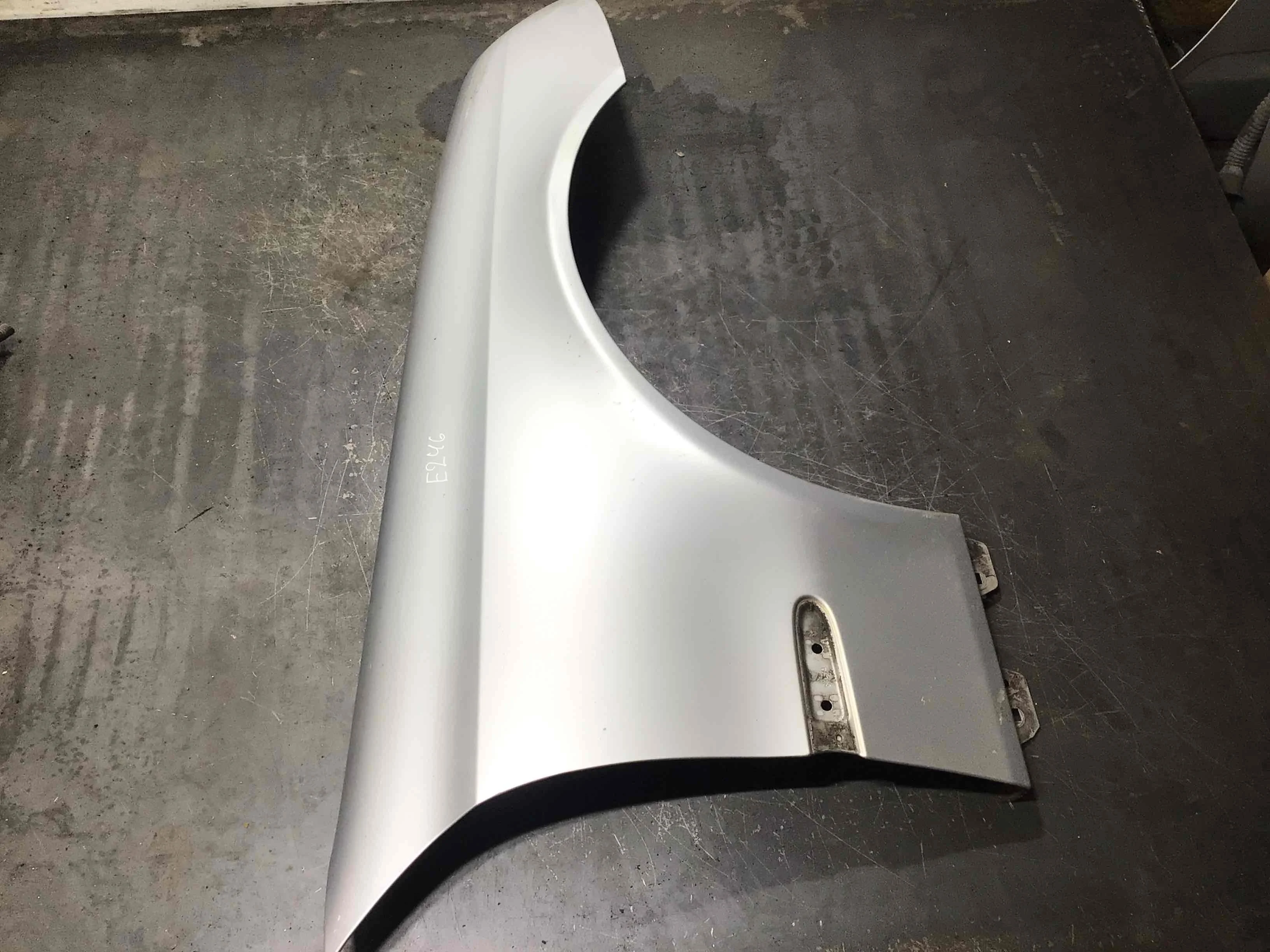 Крыло переднее правое Mercedes E-klasse E-klasse (W211) 2002 - 2009 дизель 2.2 CDI Автомат Седан