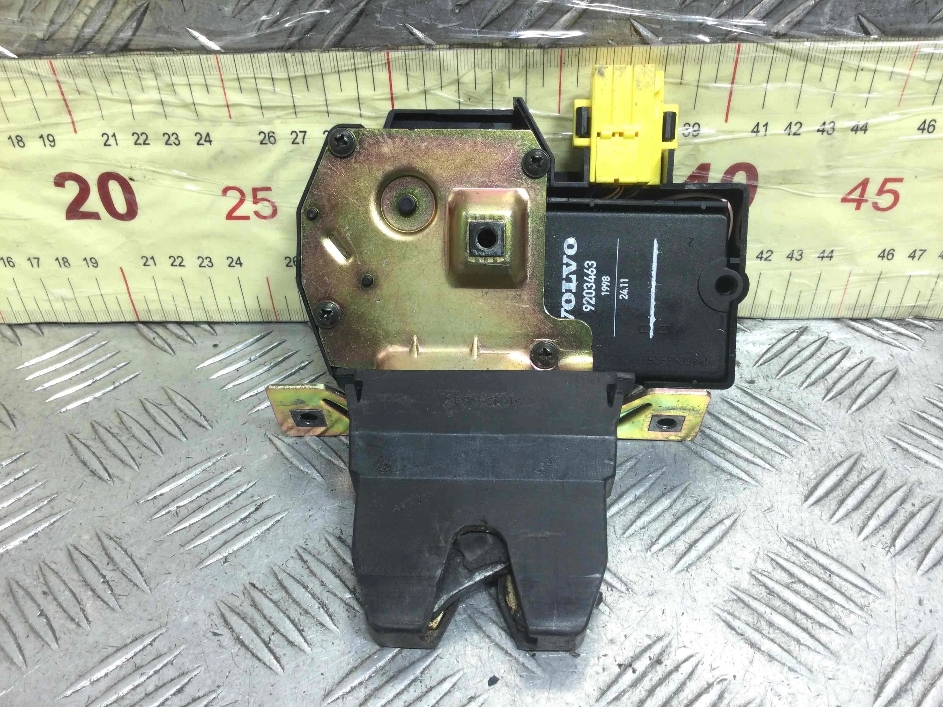 Замок багажника Volvo S80 1 поколение (1998-2006) бензин 2.4 i Автомат Седан