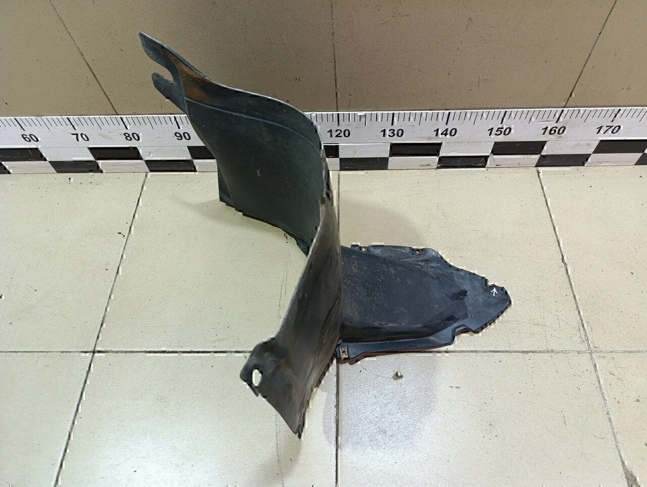 Локер передний правый передняя часть (сапожок) Jetta 2006-2011