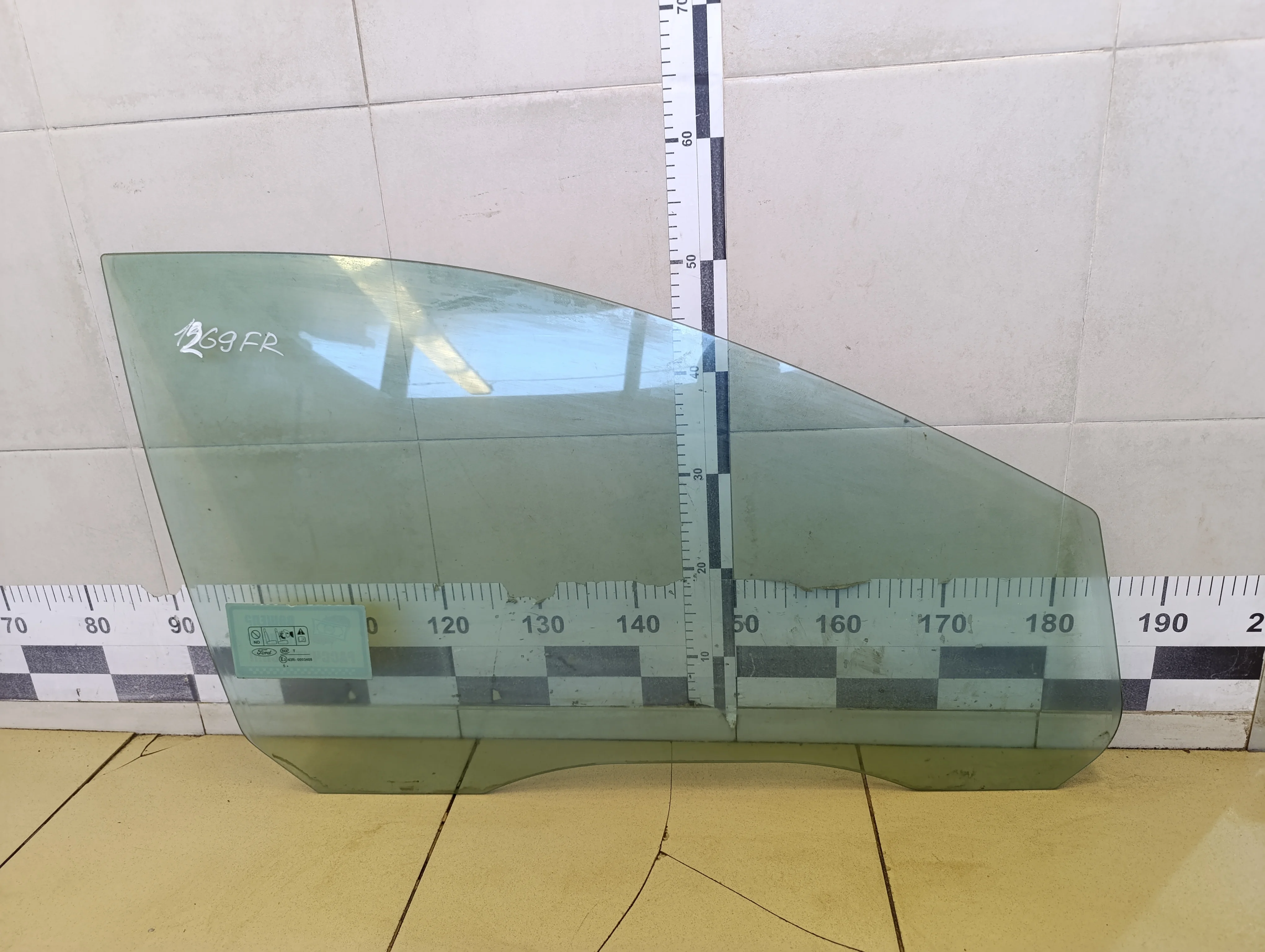 Стекло двери передней правой Focus II 2005-2008