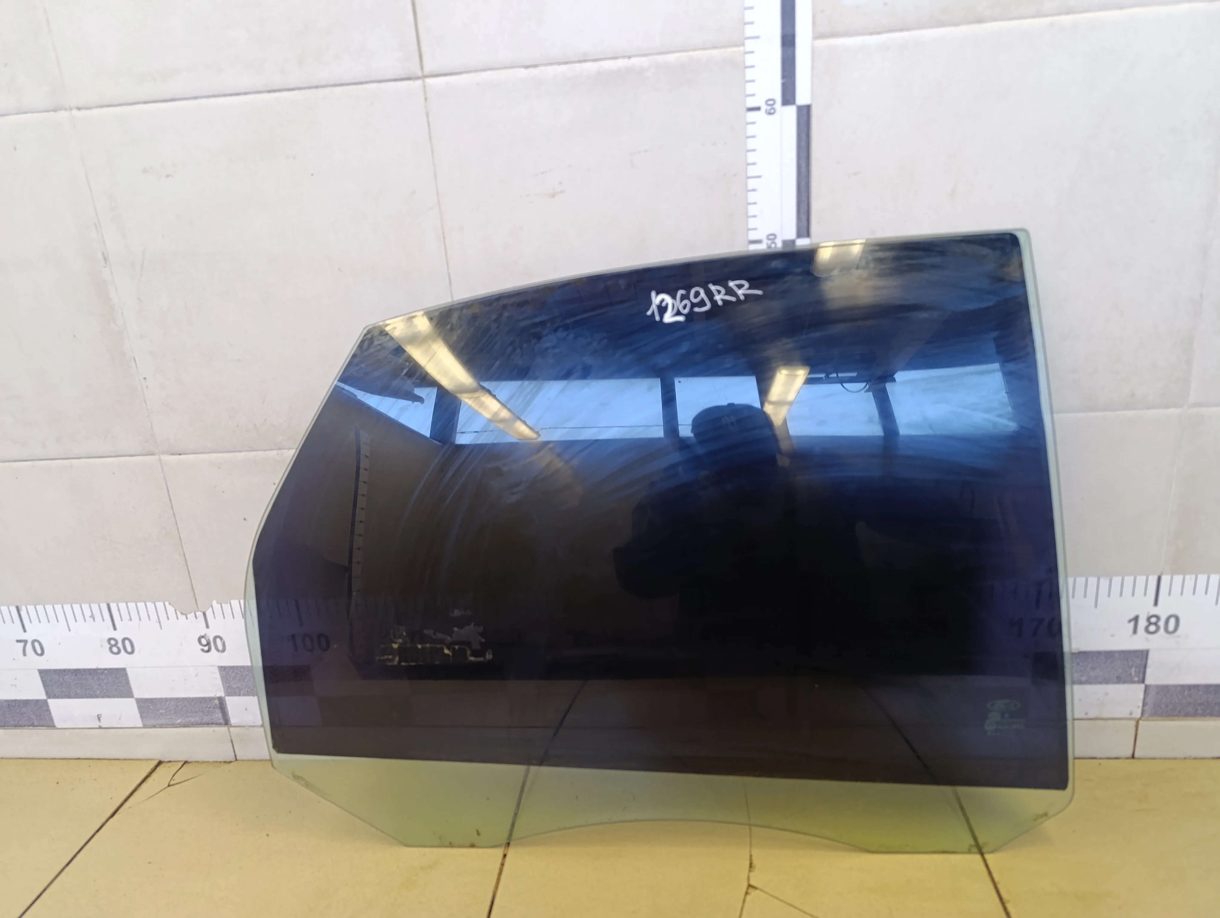 Стекло двери задней правой Focus II 2005-2008