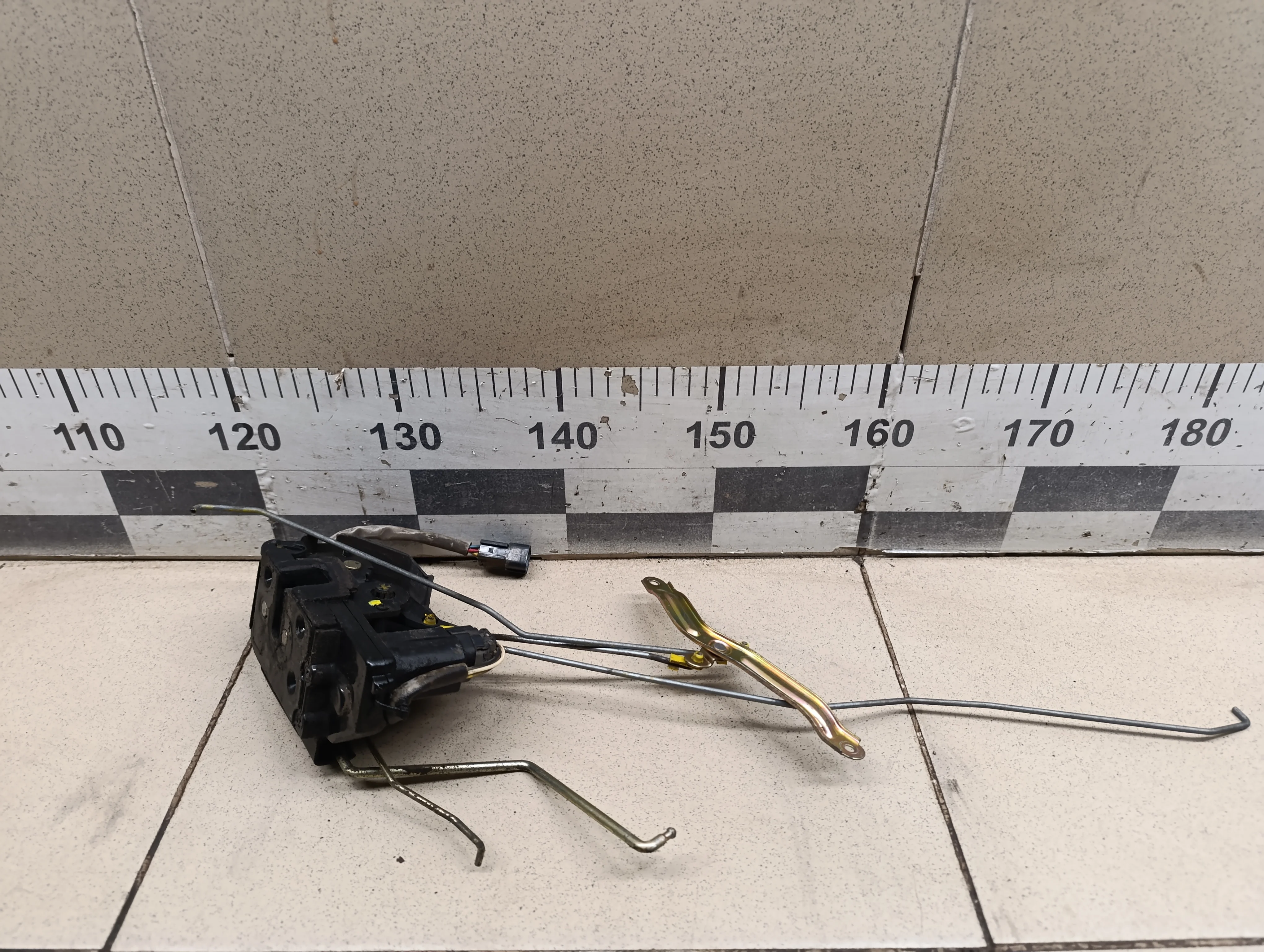 Замок двери передней правой Getz 2002-2010