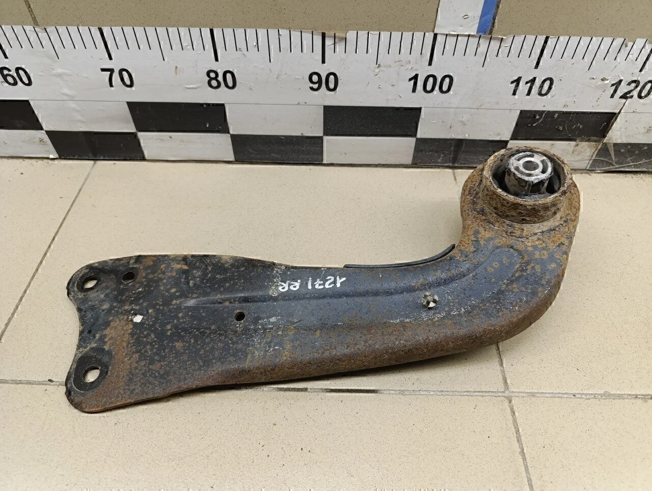 Рычаг задний продольный правый Tiguan 2007-2011