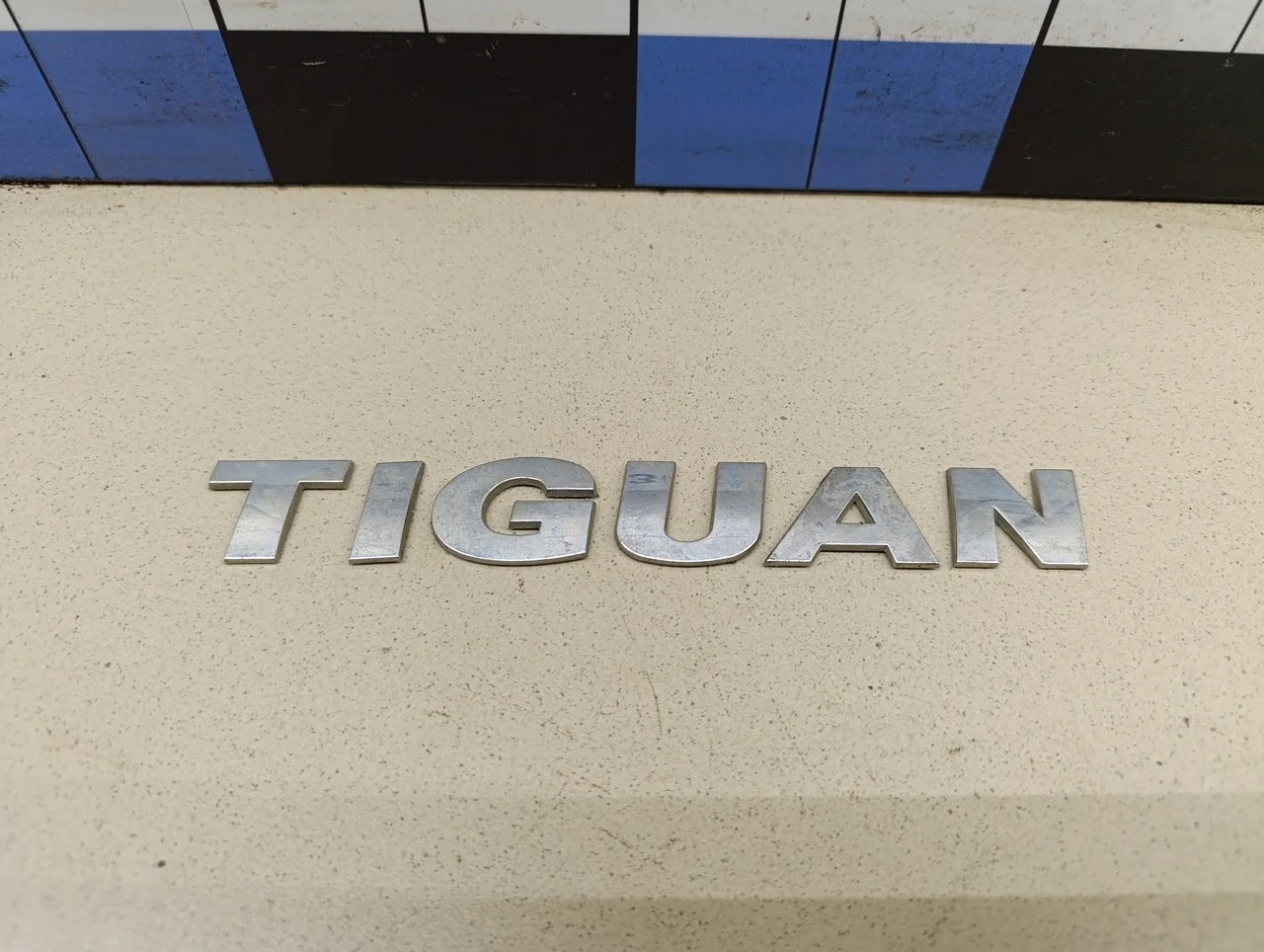 Эмблема на крышку багажника Tiguan 2011-2016