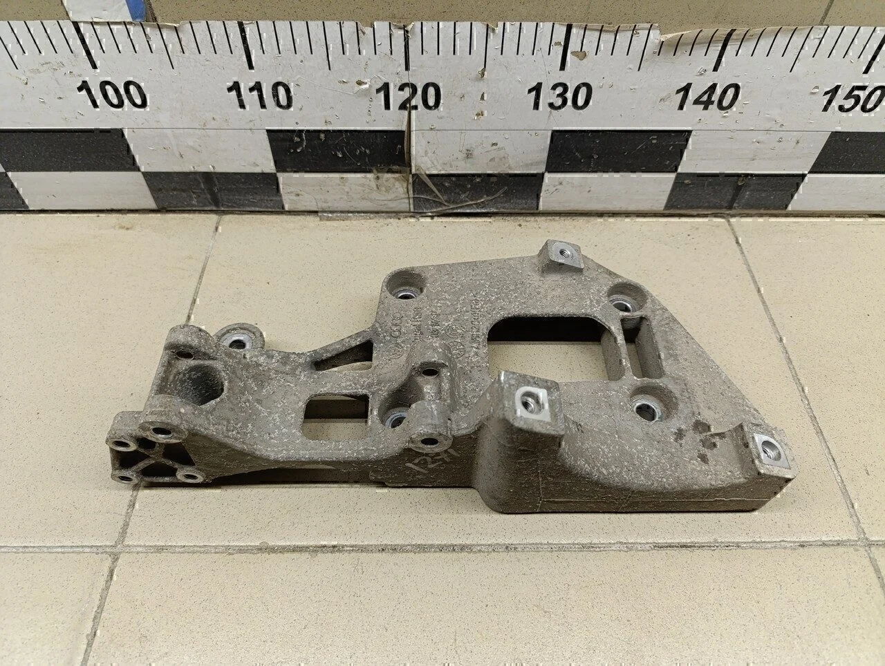 Кронштейн генератора Passat [B6] 2005-2010